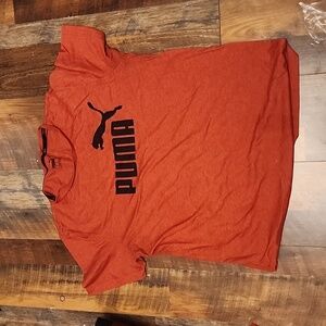 Puma   t shirt  red large  used